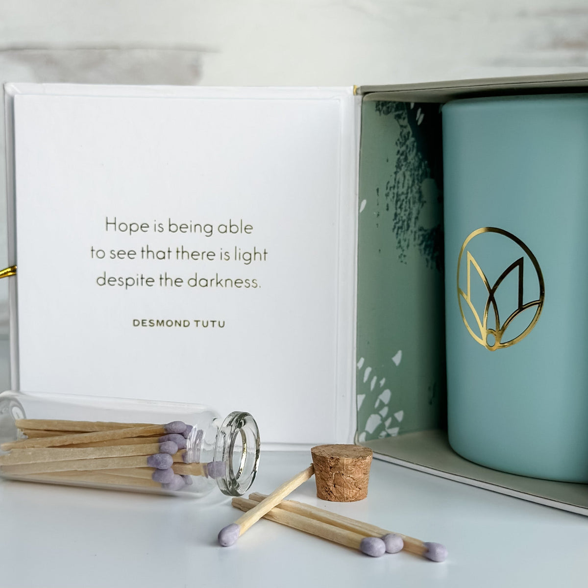 White Tea and Aloe | Handcrafted Soy Candle - Gentle Nudges